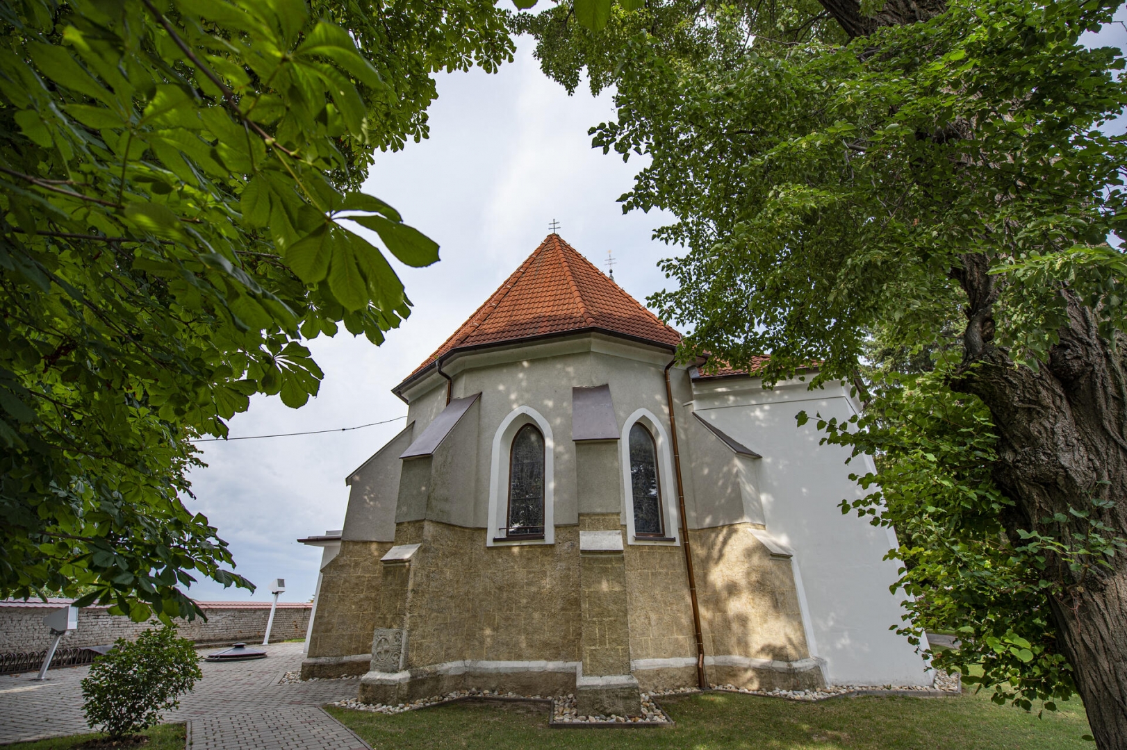 KOSTOL SV. ŠTEFANA KRÁĽA A JEHO AREÁL